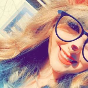 Meet your Posher, Kayla